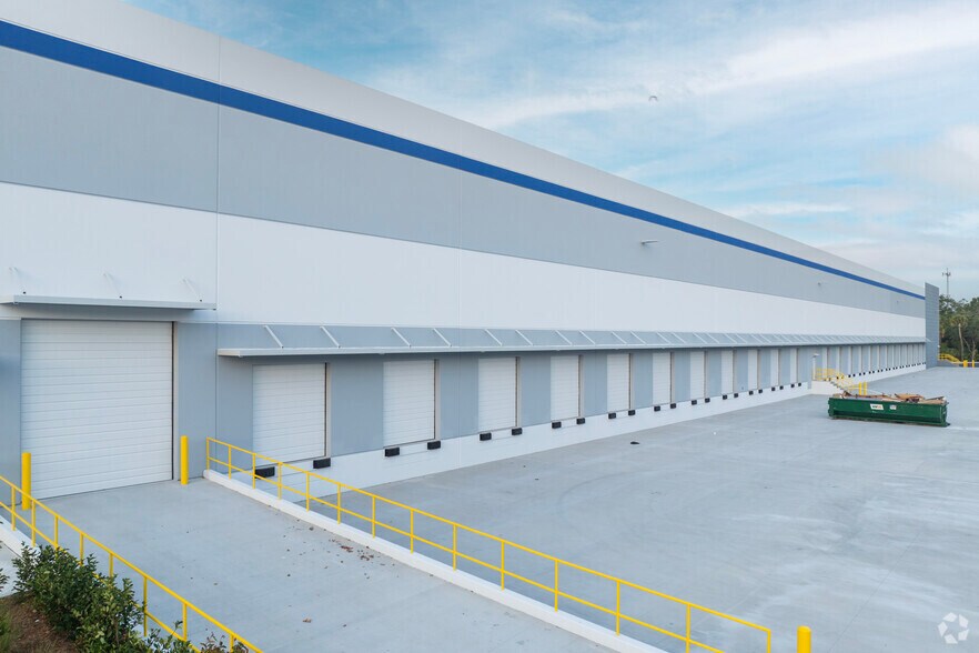 More Photos Of 1751 Suddath Park St, Tampa Warehouse For Lease