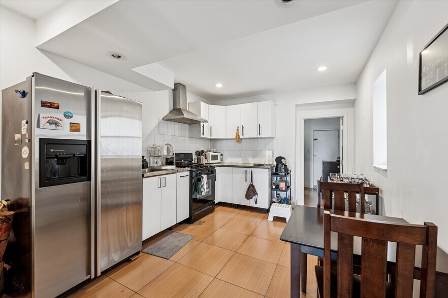 More Photos Of 903 S 13th St, Philadelphia Multifamily For Sale