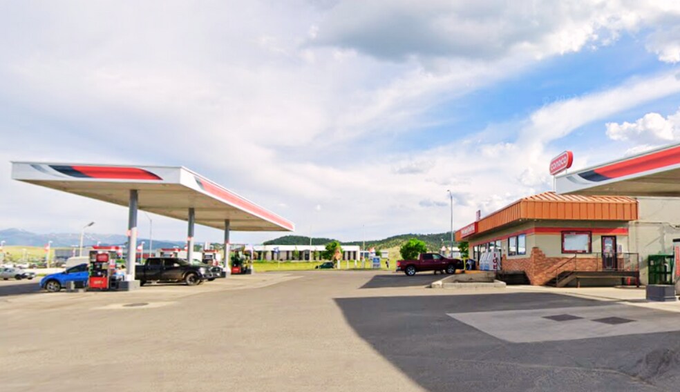 More Photos Of 3122 E US Highway 12, Helena General Retail For Sale