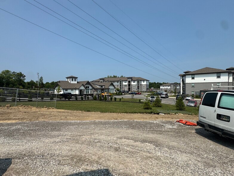 More Photos Of 4662-4668 Hall Rd, Columbus General Retail For Lease