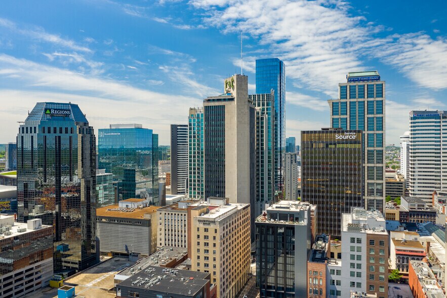 More Photos Of 401 Church St, Nashville Office For Lease