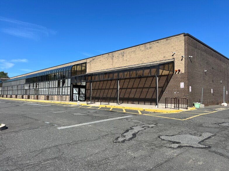 More Photos Of 45 S Route 9W, West Haverstraw Unknown For Lease