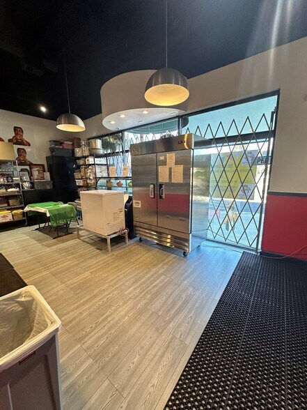 More Photos Of 5454 Central Ave, Newark Unknown For Lease