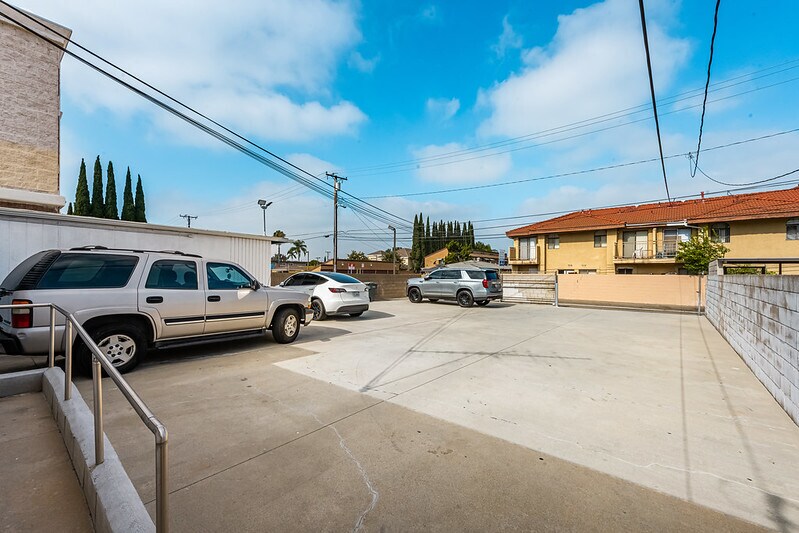 More Photos Of 5811 Beach Blvd, Buena Park Medical For Sale