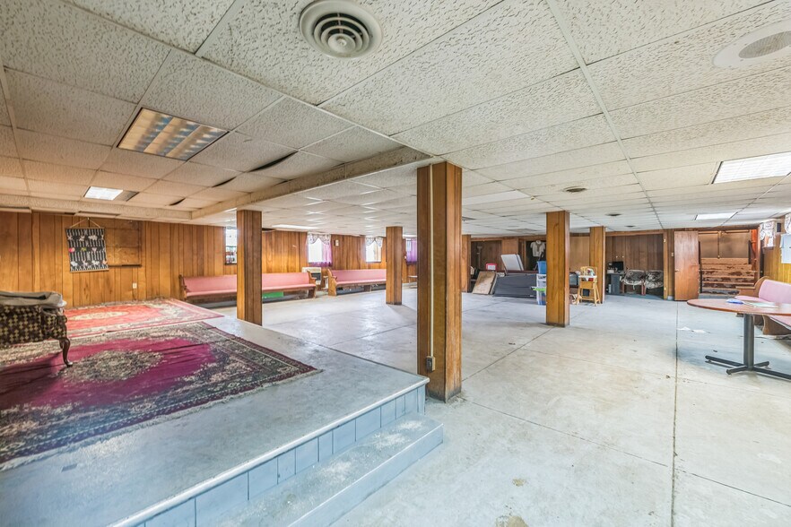 More Photos Of 105 E Pilkington St, Richmond Specialty For Sale