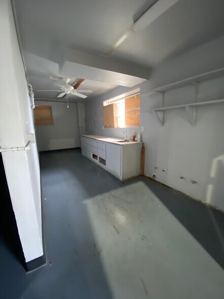 More Photos Of 74-5552 Kaiwi St, Kailua Kona Warehouse For Lease