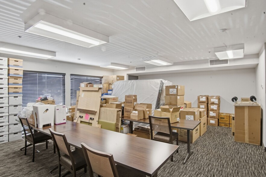 More Photos Of 224 S Mikes Pike, Flagstaff Hotel For Sale