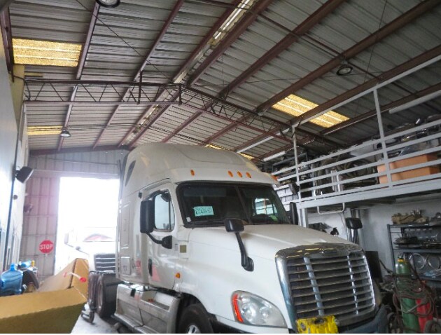 More Photos Of 15038 Valley Blvd, Fontana Service For Lease