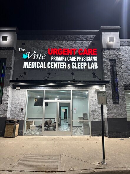 More Photos Of 1661 Eastchase Pkwy, Fort Worth Medical For Lease