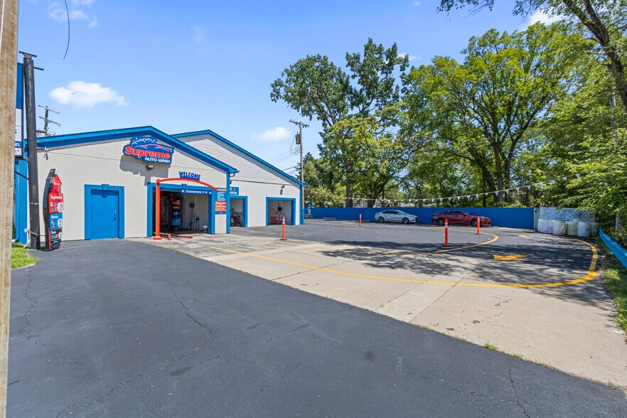 More Photos Of 4057 Dix Hwy, Lincoln Park Freestanding For Sale