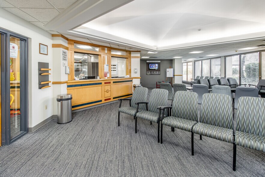 More Photos Of 1900 N Amidon St, Wichita Office For Sale