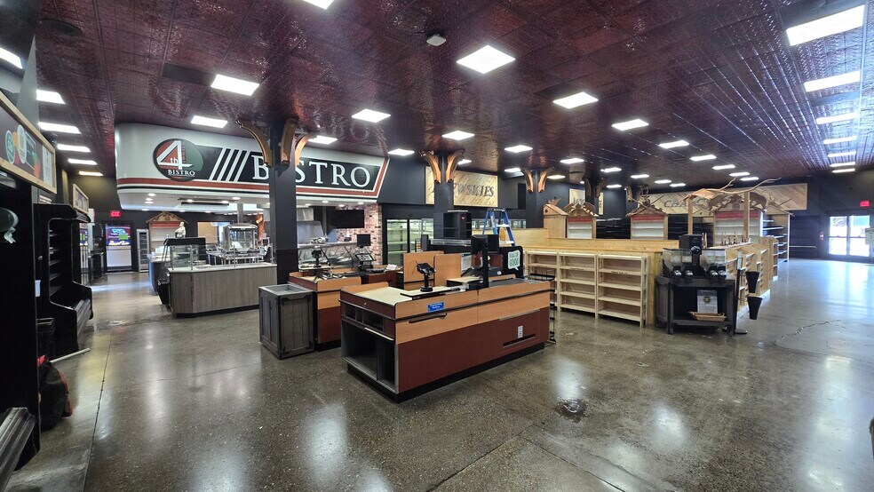 More Photos Of 1912 4th St, La Grande General Retail For Lease