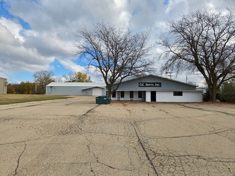 Primary Photo Of 14836 W Ridge Ln, Dubuque Warehouse For Lease