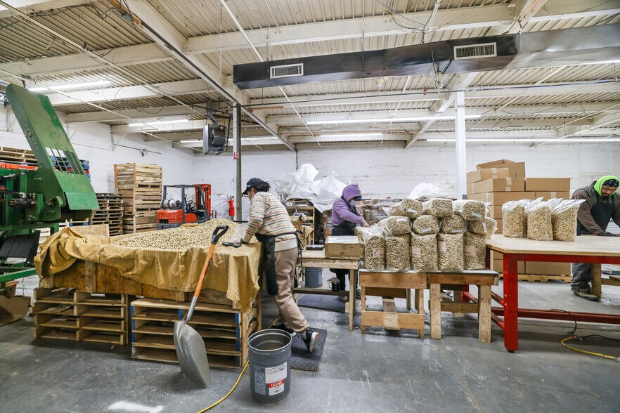More Photos Of 105-119 Sprague Ave, Middletown Manufacturing For Sale