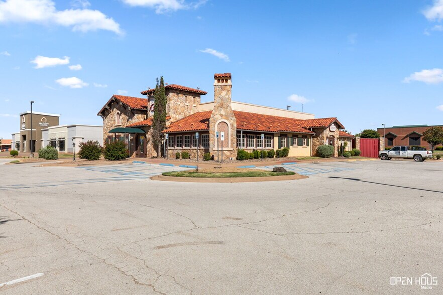 More Photos Of 4330 Kell Blvd, Wichita Falls Restaurant For Sale
