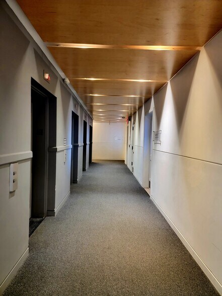 More Photos Of 8-18 W Market St, Wilkes Barre Office For Lease