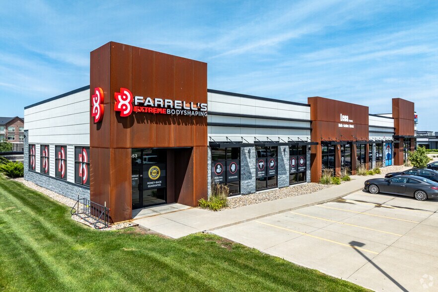 More Photos Of 653 NE Venture Dr, Waukee General Retail For Lease