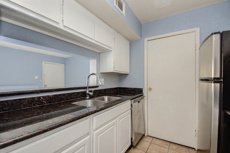 More Photos Of 12506 Ashford Meadow Dr, Houston Apartments For Sale