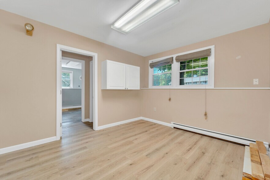 More Photos Of 77 Hancock Rd, Peterborough Flex For Sale