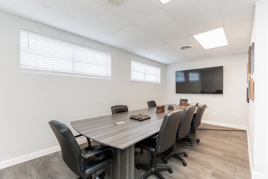 More Photos Of 525 Clifford St, Corpus Christi Office For Sale