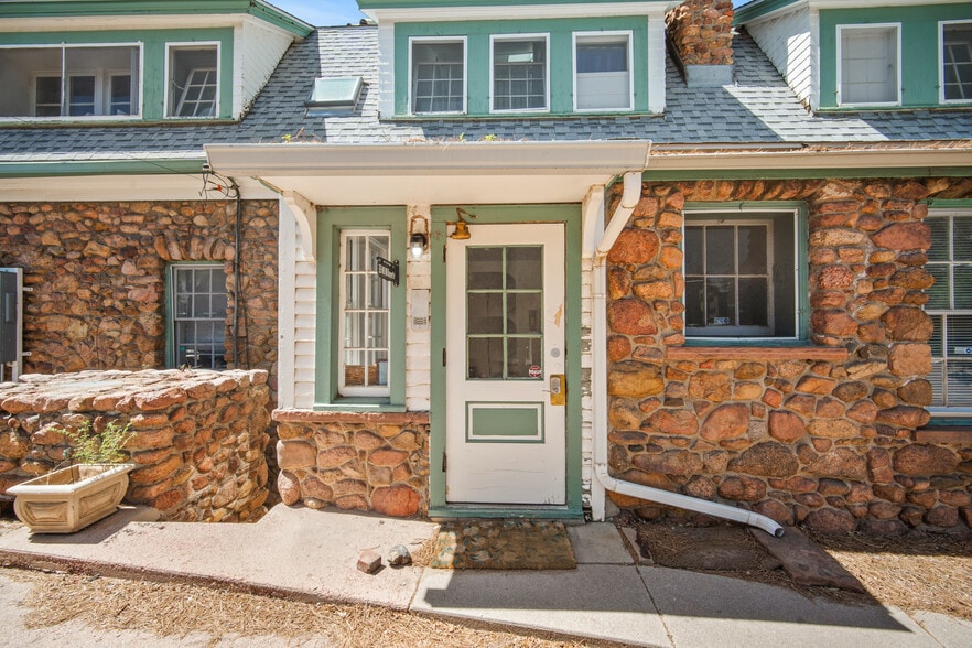More Photos Of 33 W Willamette Ave, Colorado Springs Multifamily For Sale