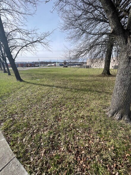 More Photos Of 339 S Hermitage Rd, Hermitage Land For Lease