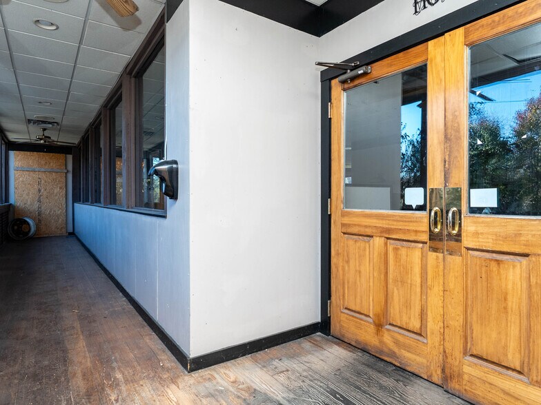 More Photos Of 1941 Champion Dr, Canton Restaurant For Lease