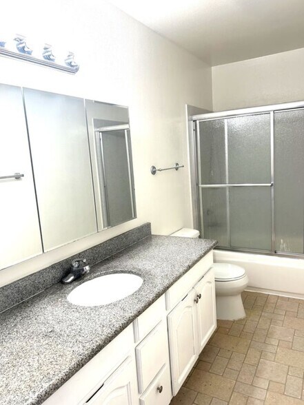 More Photos Of 257 Poplar Ave, Hayward Apartments For Sale