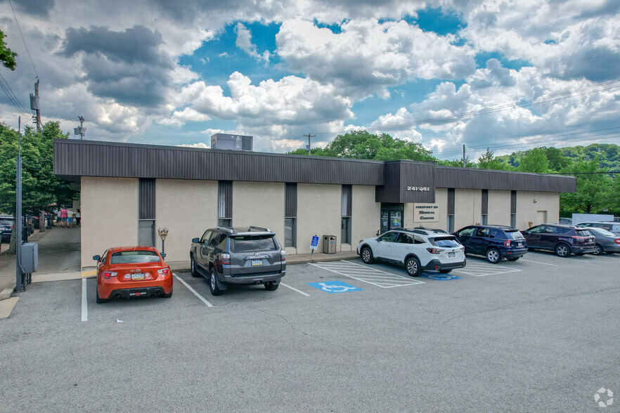 Primary Photo Of 241 Freeport Rd, Aspinwall Medical For Lease