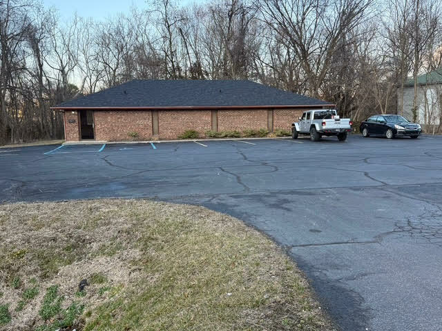 More Photos Of 1121 Seaton Ave, Greenup Office For Sale