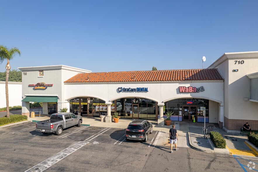 More Photos Of 600-732 N Rose Dr, Placentia General Retail For Lease