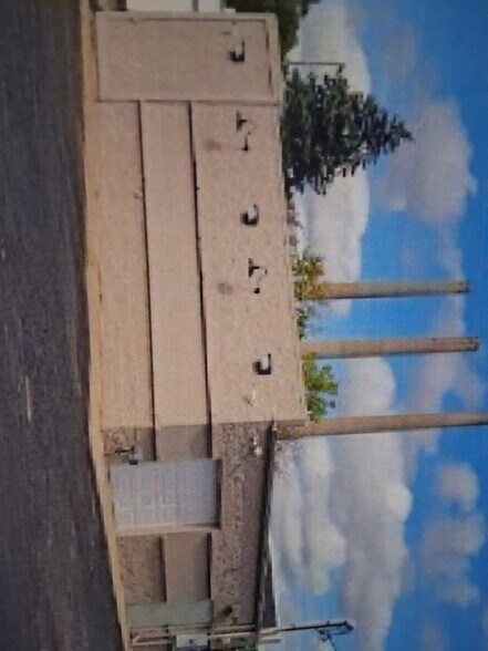 More Photos Of 1623 S Washington St, Lansing Storefront Retail Office For Sale