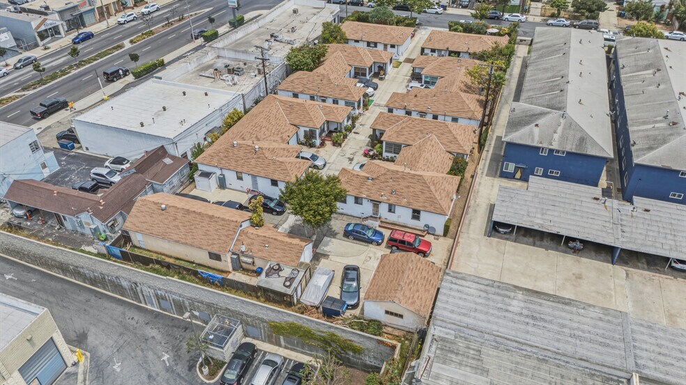 More Photos Of 949 N Cedar St, Inglewood Apartments For Sale