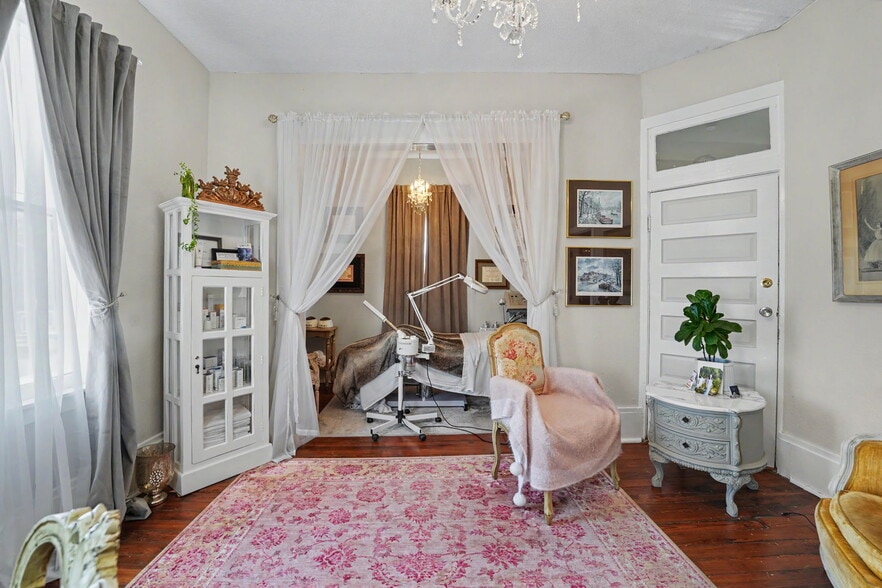 More Photos Of 2312 Abercorn St, Savannah Storefront Retail Residential For Sale