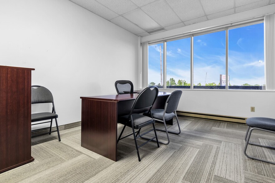 More Photos Of 4890-4898 Boul Taschereau, Longueuil General Retail For Sale