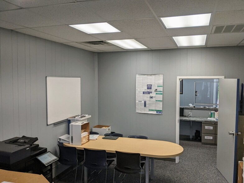 More Photos Of 437 Fern St, Jackson Office For Lease