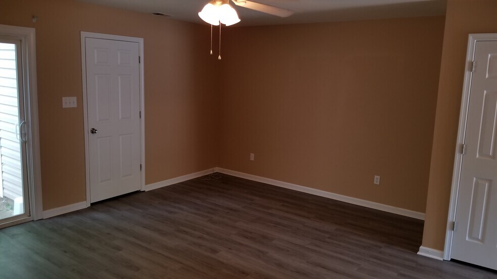 More Photos Of 156 Delmar Ln, Newport News Apartments For Sale
