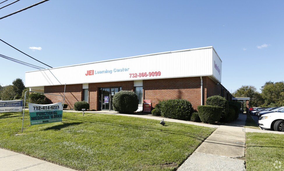 More Photos Of 45 N Main St, Marlboro Office For Sale