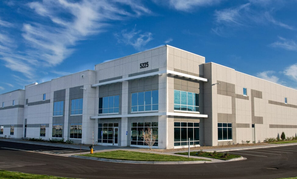More Photos Of 5201 Dean Lakes Blvd, Shakopee Unknown For Lease