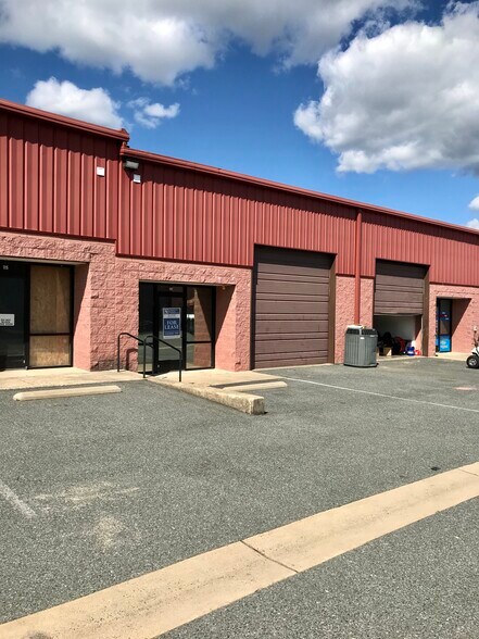 More Photos Of 1130 International Pky, Fredericksburg Warehouse For Lease