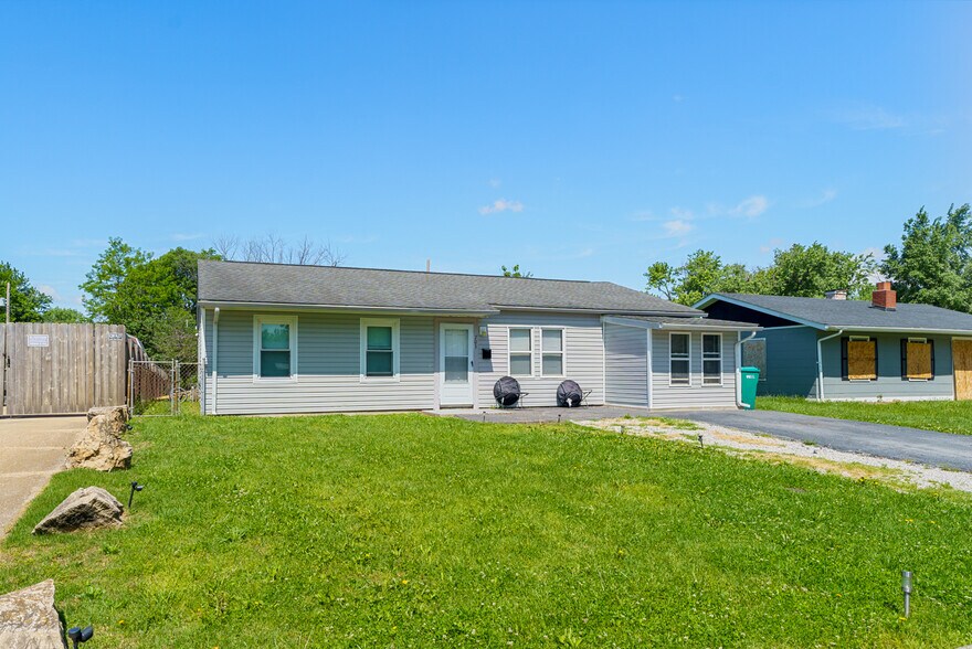 More Photos Of , Cahokia Multifamily For Sale