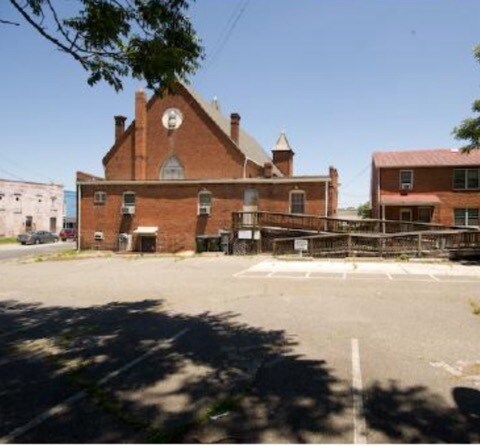 More Photos Of 105 E Pilkington St, Richmond Specialty For Sale