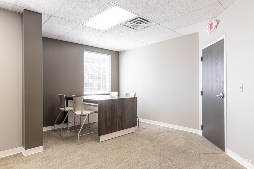 More Photos Of 796 Cincinnati Batavia Pike, Cincinnati Office For Lease