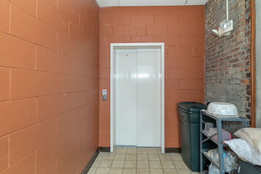 More Photos Of 46 Columbia St, Albany Office For Sale