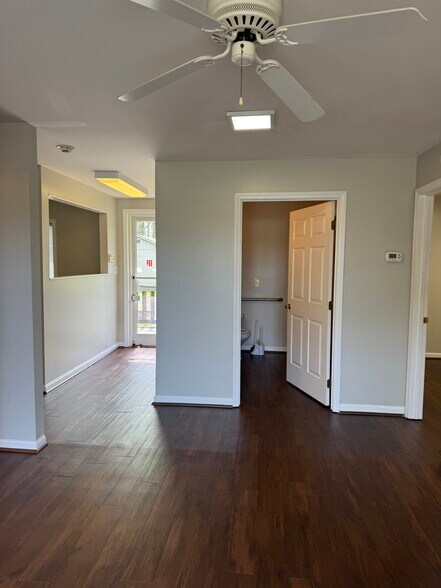 More Photos Of 304 E Washington St, Mebane Medical For Lease