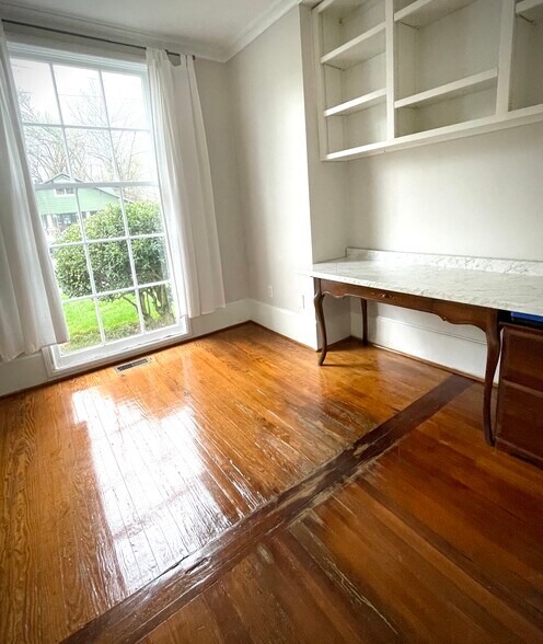 More Photos Of 902 Broad St, Durham Office For Lease