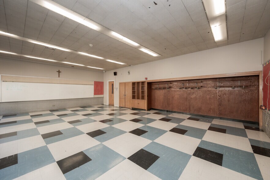 More Photos Of 200 S Oak Park Ave, Oak Park Schools For Sale