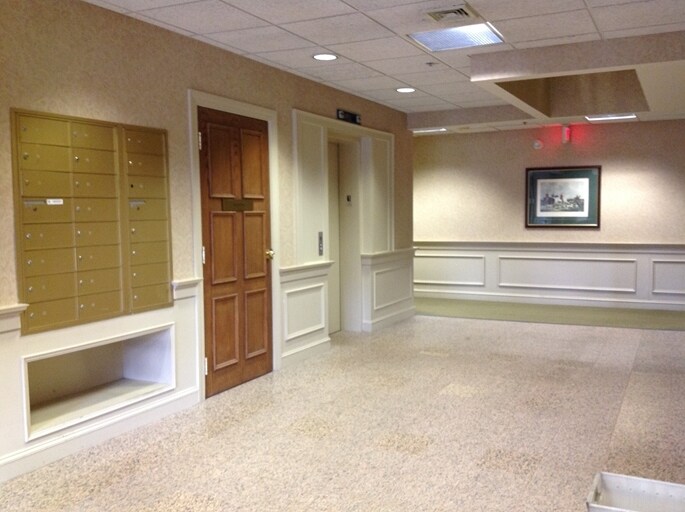 More Photos Of 10 Cedar St, Woburn Office For Sale