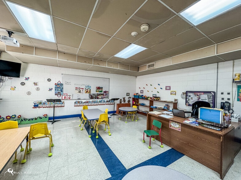 More Photos Of 1581 Fairburn Rd SW, Atlanta Schools For Sale