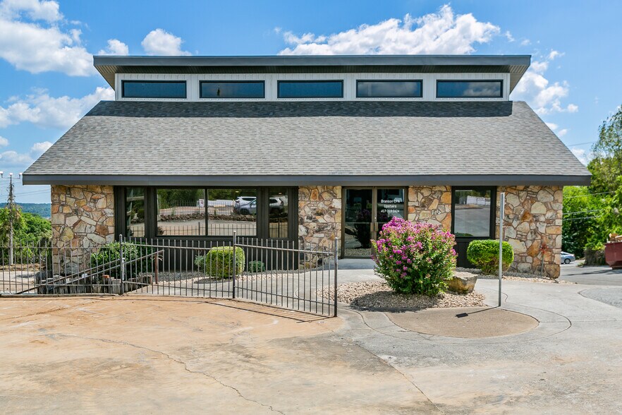 More Photos Of 1116 W Highway 76, Branson General Retail For Lease